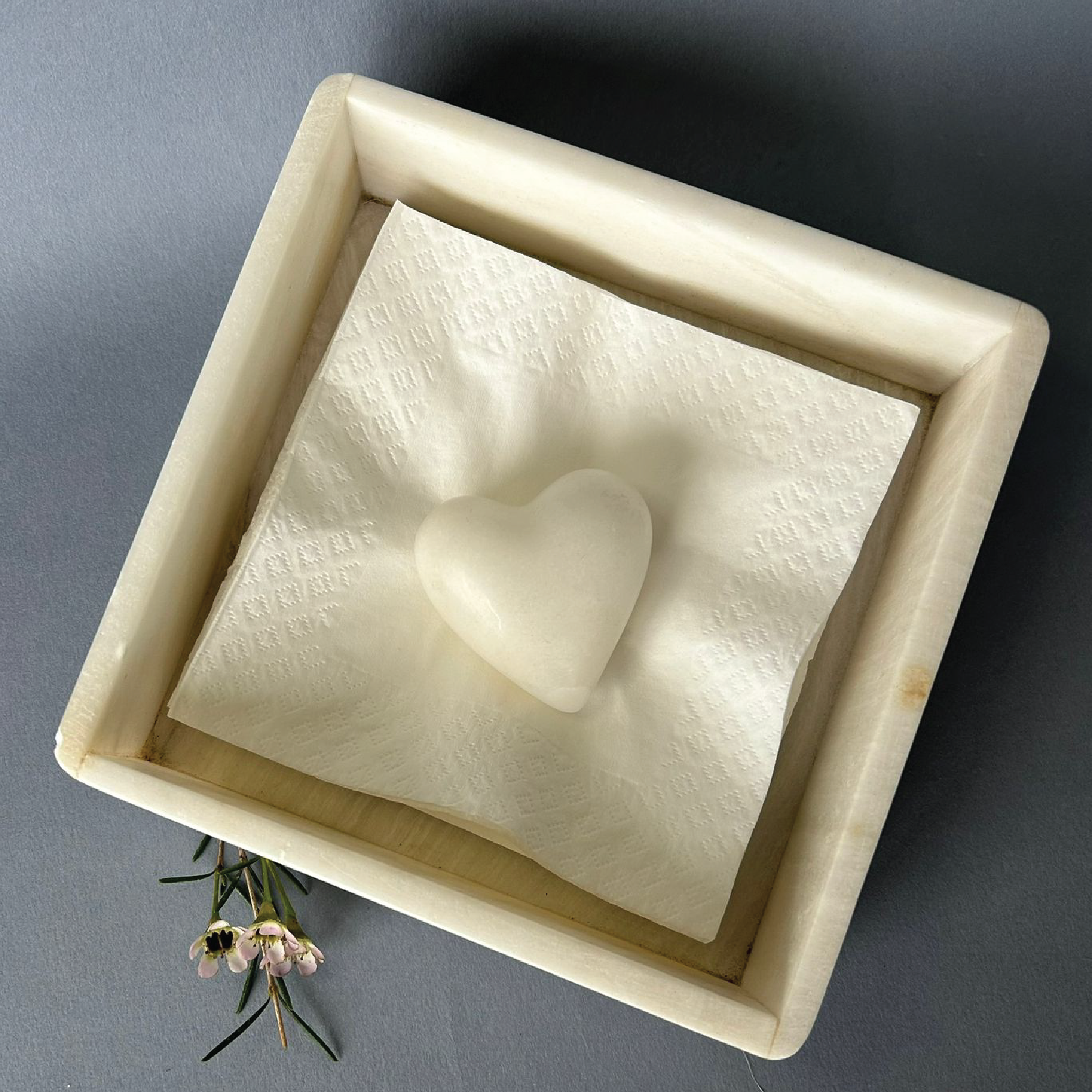 Square napkin holder