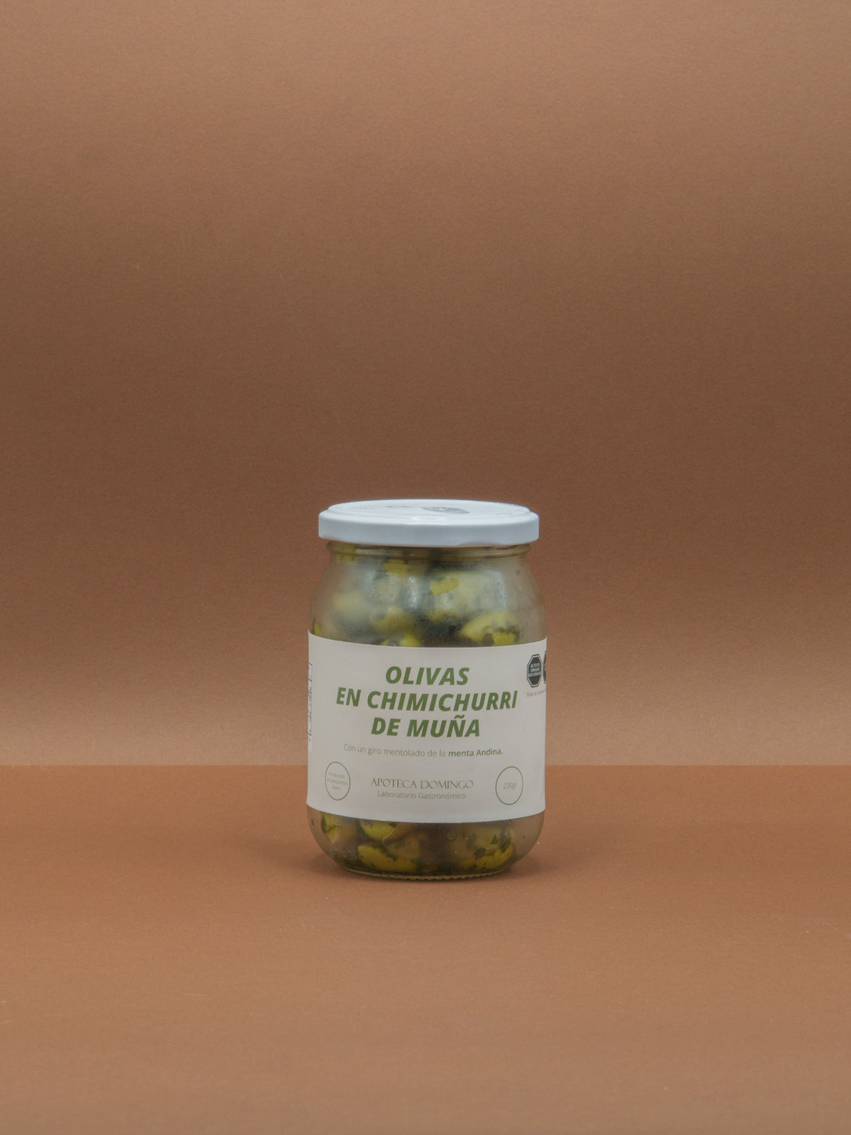 Olivas en chimichurri de muña