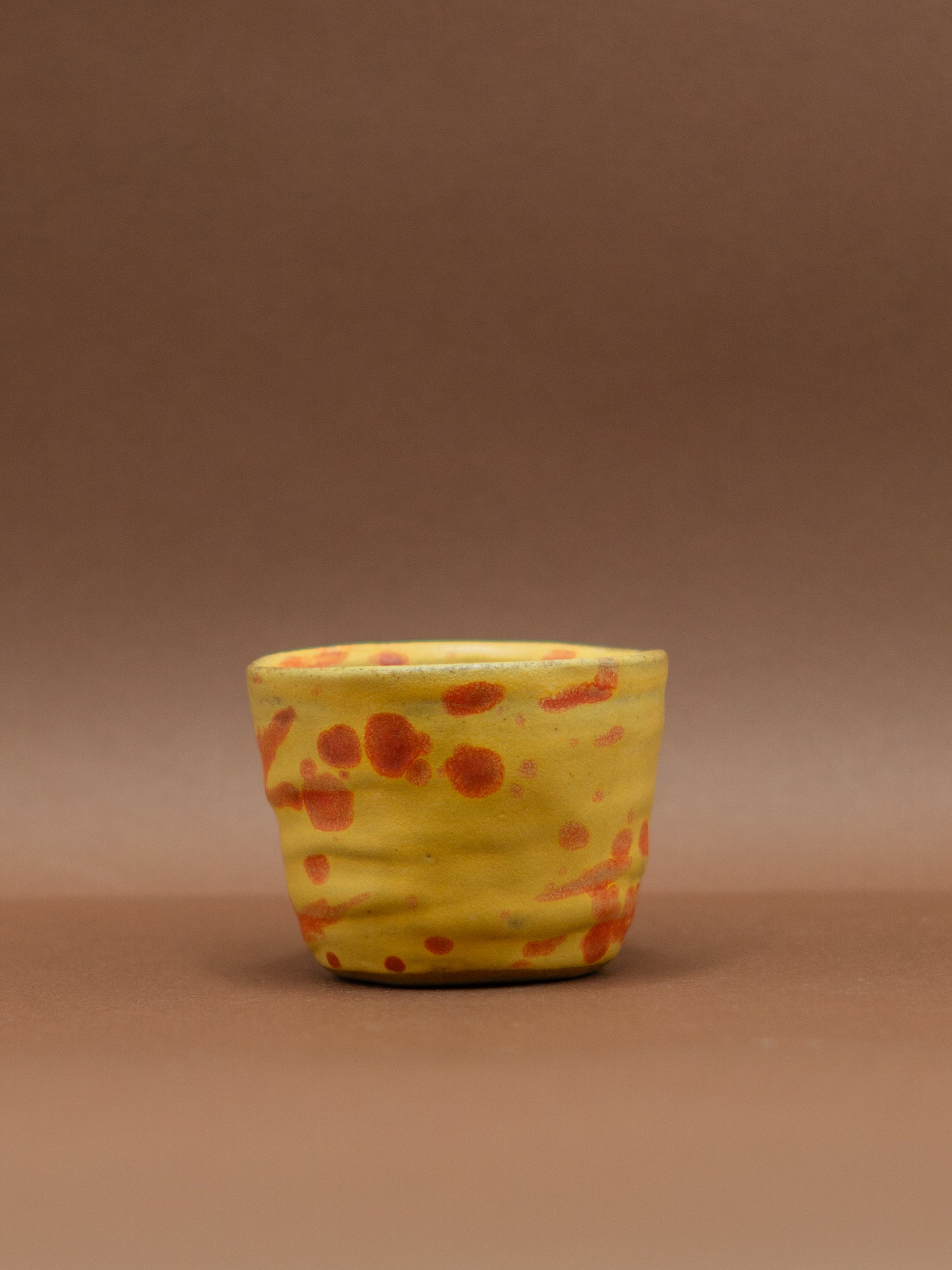 taza ceramica espresso amarilla 2 pajaro loco