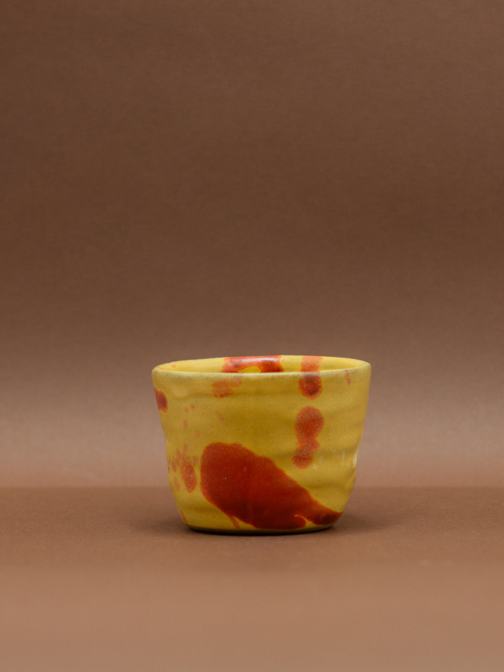 taza ceramica espresso amarilla pajaro loco