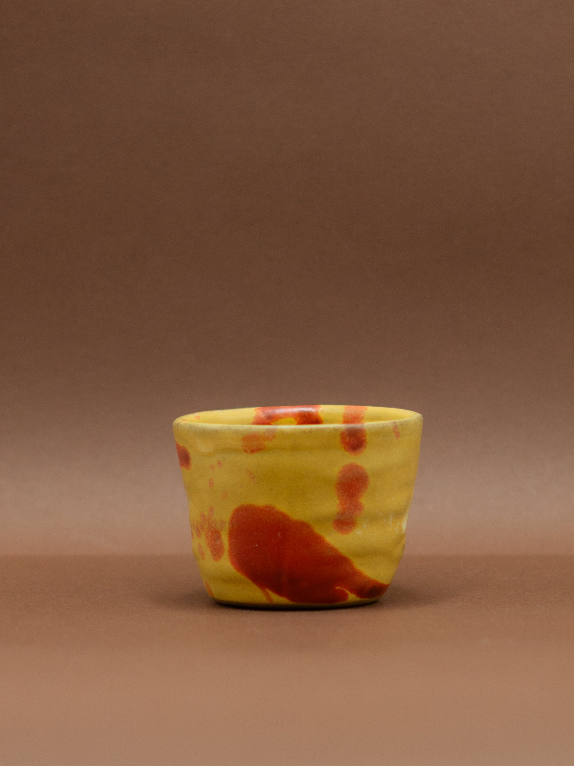 taza ceramica espresso amarilla pajaro loco