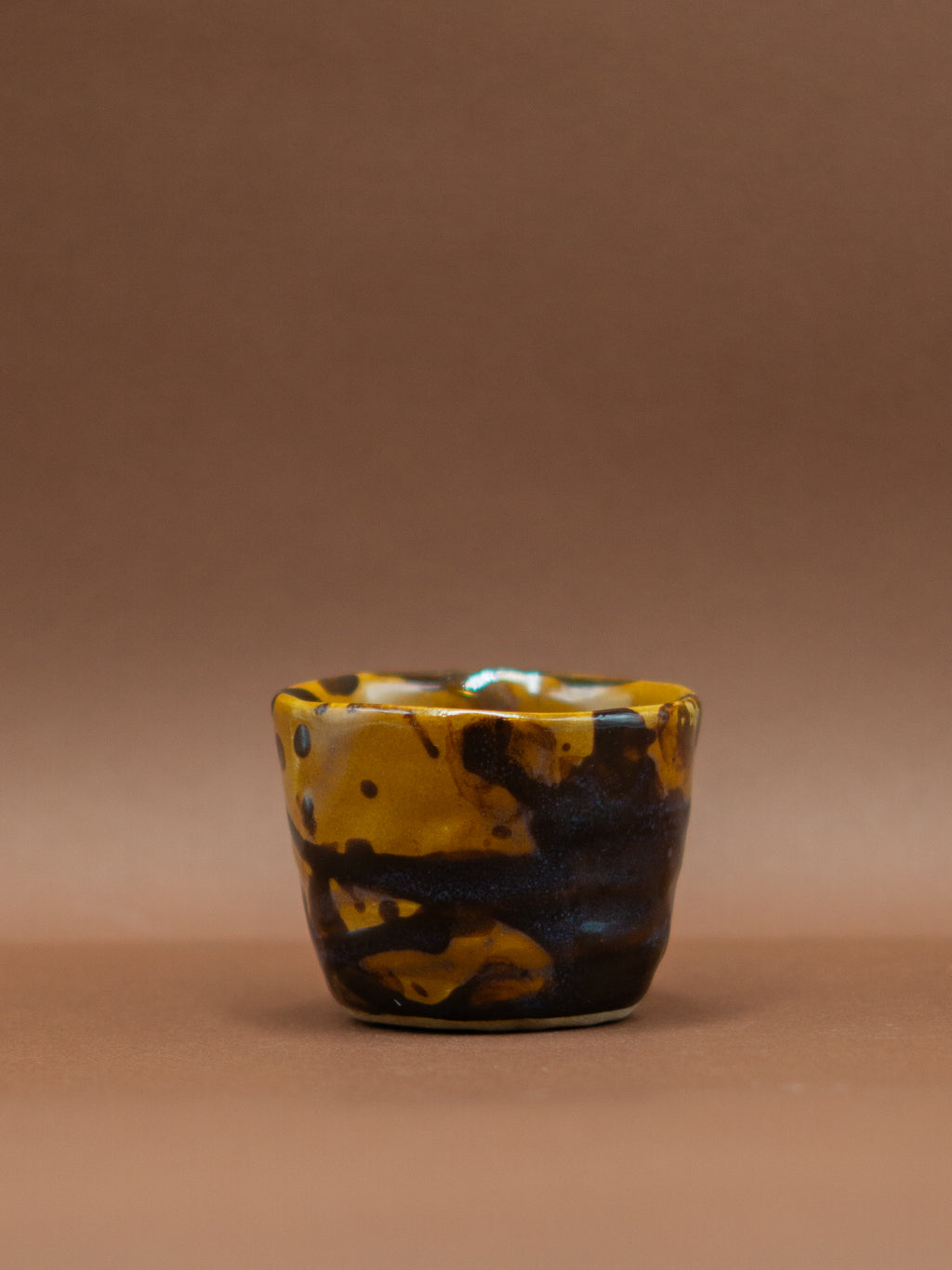 taza ceramica espresso ocre pajaro loco