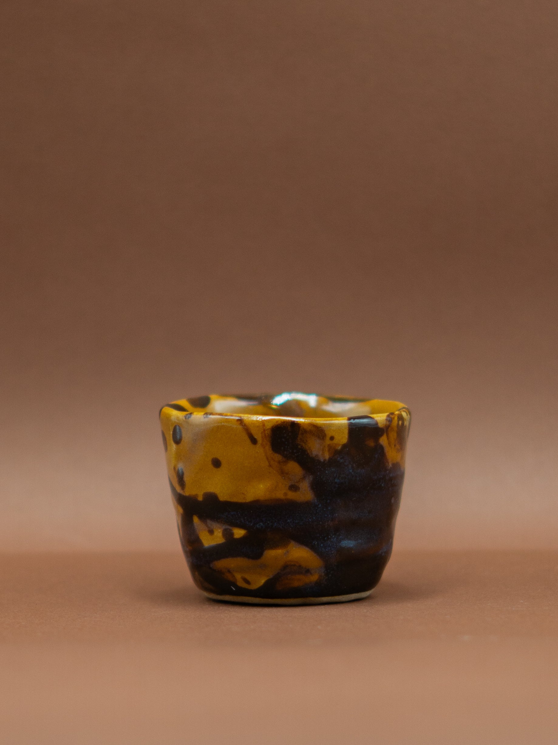 taza ceramica espresso ocre pajaro loco